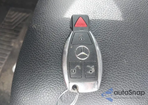 2019 Mercedes-Benz Gla 250 4Matic z USA, uszkodzony, nr VIN WDCTG4GB8KJ586073